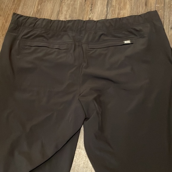 Rei Hiking Pants Size XXL - Picture 5 of 11